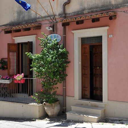 Bed and Breakfast Il Giardino Di Pietra Noto Exterior foto