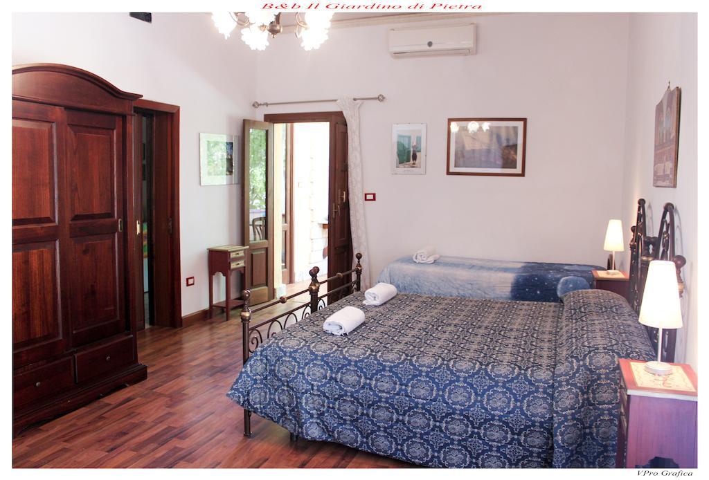 Bed and Breakfast Il Giardino Di Pietra Noto Habitación foto