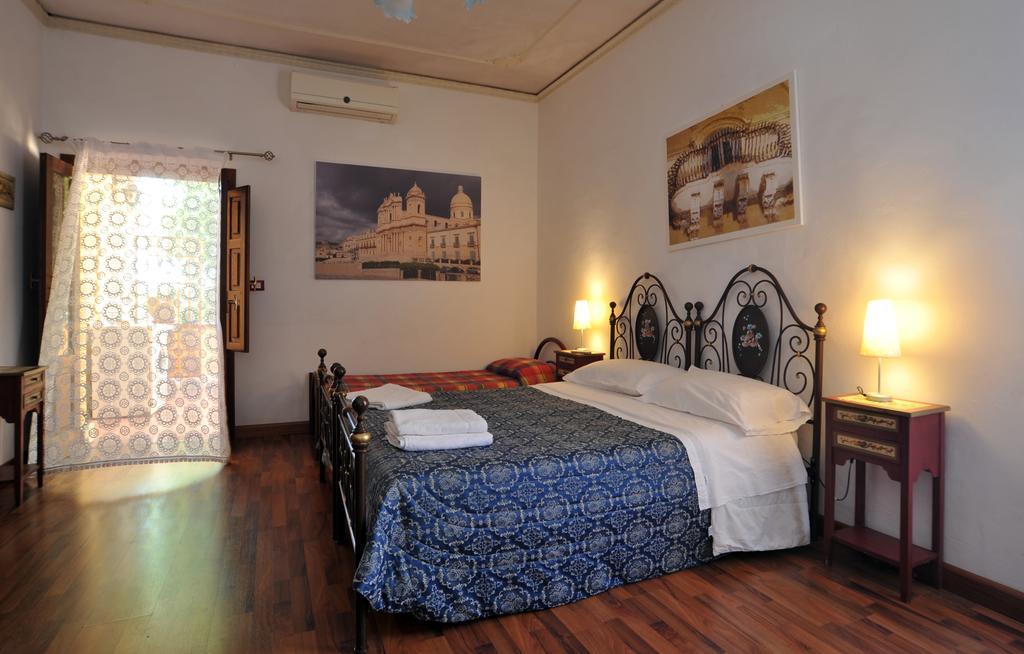 Bed and Breakfast Il Giardino Di Pietra Noto Exterior foto